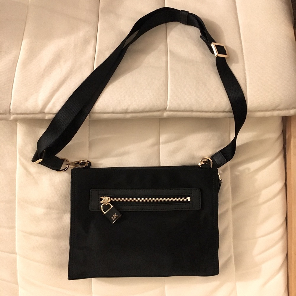 Michael Kors black woman crossbody bag